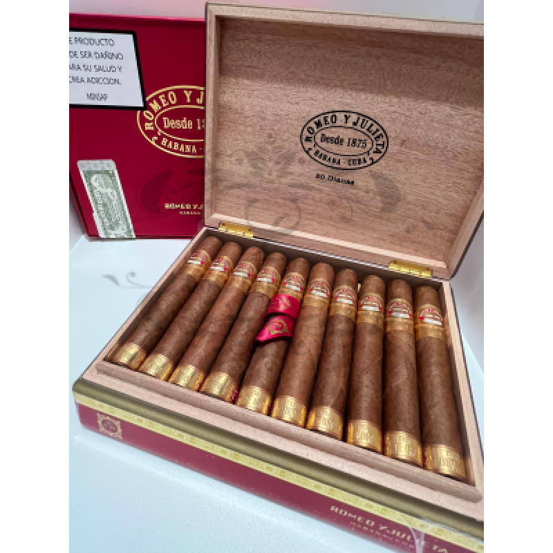 ROMEO Y JULIETA LINEA DE ORO DIANAS